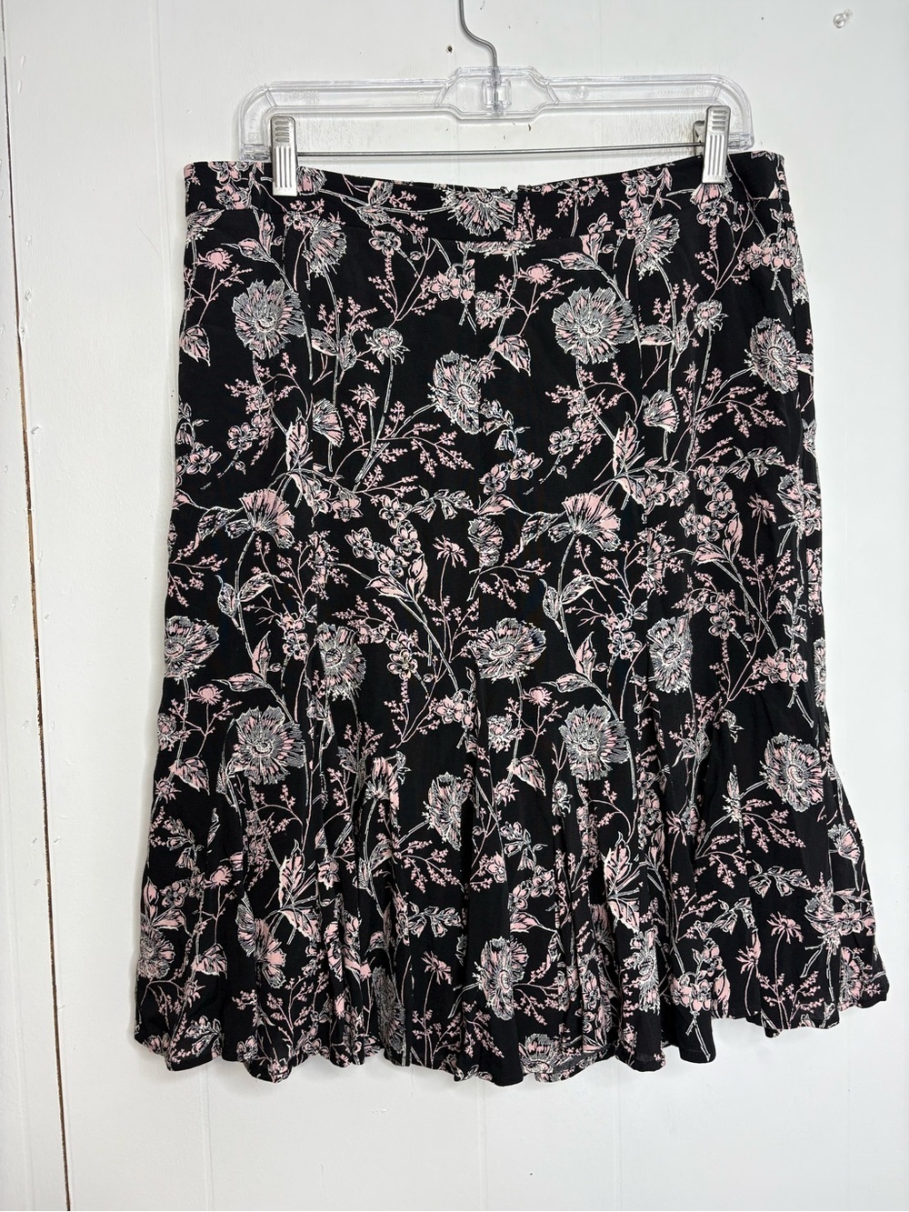 Talbots Skirt Womens 12 Petite Flowy Pleated Hem Dark Whimsical Florals Lined
